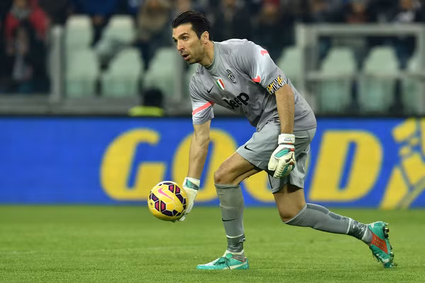 Diem hang hot tranh giai Cau thu xuat sac nhat chau Au