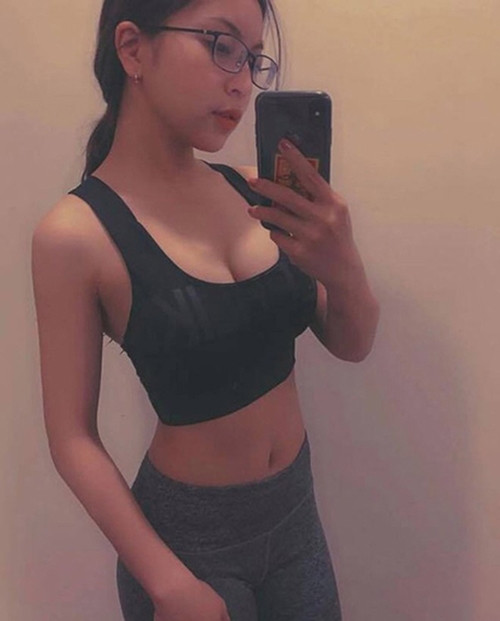 Theo nhiều người nhận định, rõ ràng Nhật Lê đã nhờ đến sự can thiệp của photoshop để "ăn gian" vòng 3 một chút.