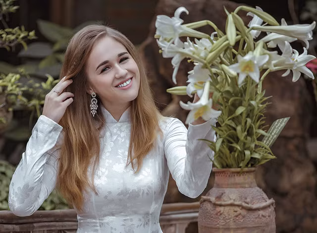 Biết được điều này, nhiếp ảnh gia Bùi Thiên Sơn đã ngỏ lời muốn giúp Daria Ivanenko thực hiện ước nguyện của mình.