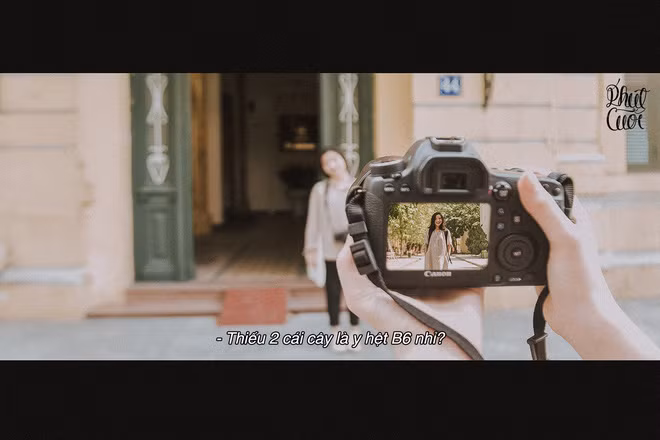 Bộ ảnh nhẹ nhàng gợi mở về những miền kí ức xa xôi cho thế hệ những sinh viên Báo chí sắp tốt nghiệp, sắp bắt đầu một cuộc hành trình mới.