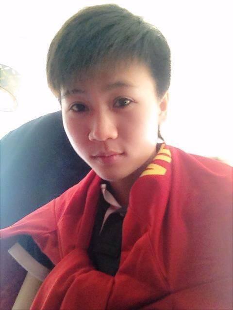 Tiền vệ Nguyễn Thị Tuyết Dung là cầu thủ thuộc biên chế đội bóng đá nữ Phong Phú Hà Nam, đang thi đấu tại Giải vô địch bóng đá nữ năm 2015. Mới đây, Tuyết Dung là chủ nhân của danh hiệu Quả bóng vàng VN dành cho nữ.