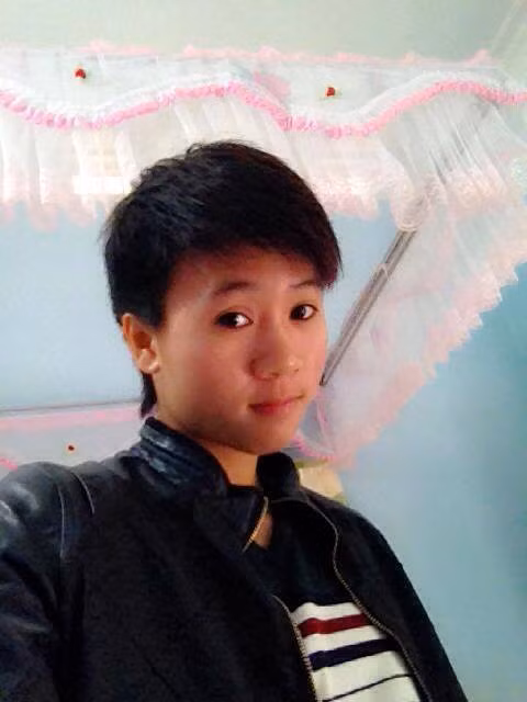 Tuyết Dung, một phát hiện dưới thời của HLV Trần Vân Phát khi cùng ĐT bóng đá nữ Việt Nam tham dự Sea Games 27 được tổ chức vào năm 2013 tại Myanmar.