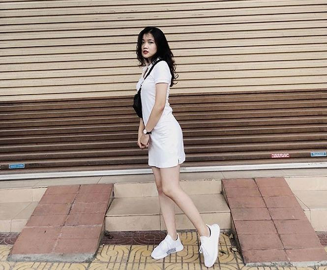 Trong khi Văn Hậu đang thi đấu tại Asian Cup 2019 thì ở nhà Hoàng Anh lại gặp rắc rối khi bị dân mạng soi mói.