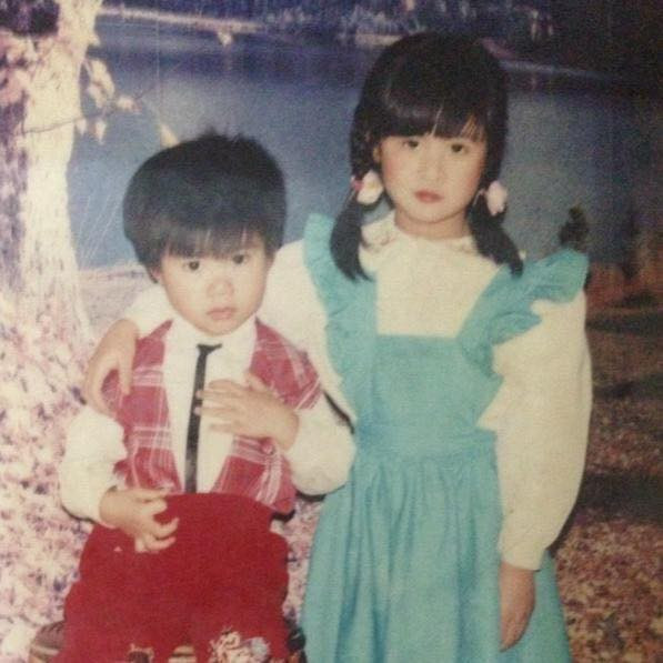 Hoa hậu Ngọc Hân và em trai.