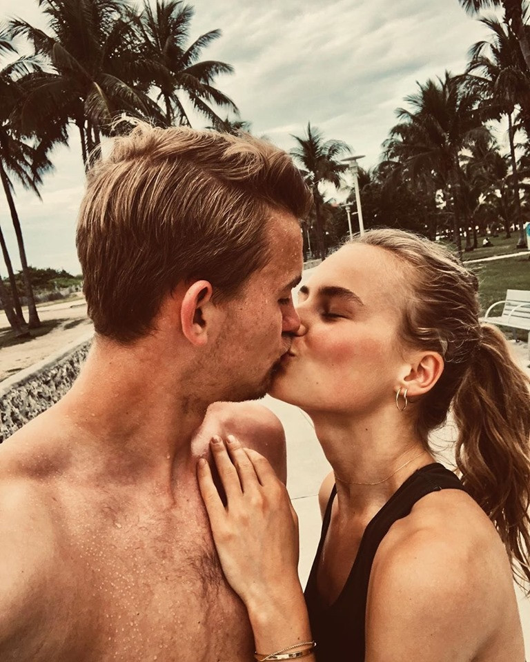 Bạn gái De Ligt có tên AnneKee Molenaar, cô nàng này sinh năm 1999 và hiện là người mẫu tại Hà Lan.