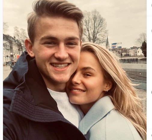 Mê mệt vẻ ngoài non tơ của bóng hồng chiếm giữ trái tim De Ligt Me met ve ngoai non to cua bong hong chiem giu trai tim De Ligt