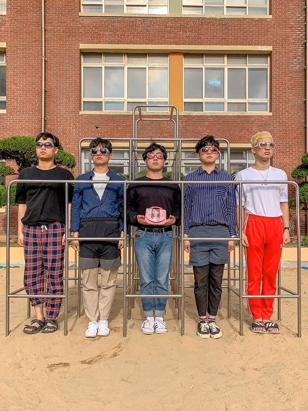 Bộ ảnh ngay khi xuất hiện trên mạng xã hội đã khiến nhiều bạn trẻ phải share ngay về tường hoặc tag hội bạn thân của mình cho chuyến du lịch sắp tới.