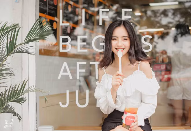 Trước đây, Thu Trang từng được ví von là có góc nghiêng giống hot girl Tâm Tít