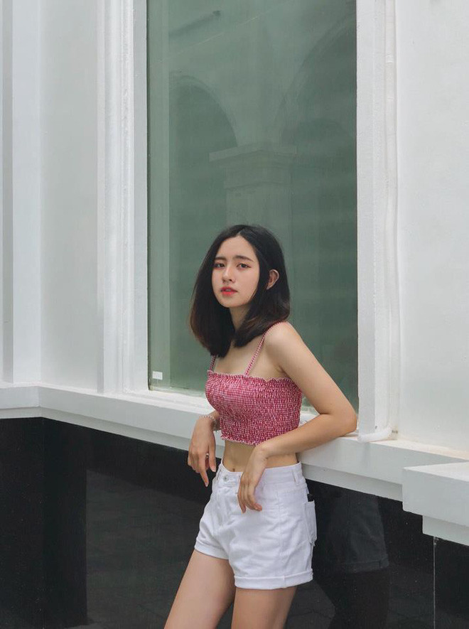 18 tuổi, Thu Trang không học đại học mà ấp ủ những ý định kinh doanh riêng. Tuy vậy, cô ngại tiết lộ vì sợ "nói trước, bước không qua".