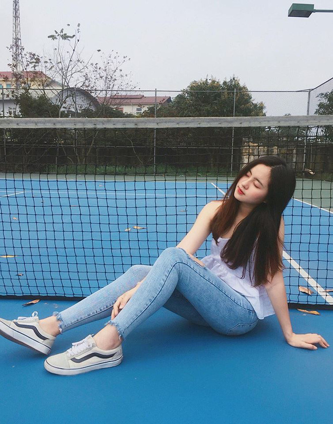 Đứng trước những lời khen có cánh của cộng đồng mạng, Thu Trang chia sẻ rằng: "Con gái ai cũng thích được khen, em cũng vui khi được mọi người quan tâm, dành tình cảm cho mình. Nhưng em nghĩ xinh thôi chưa đủ nên vẫn cố gắng hoàn thiện bản thân mỗi ngày bằng việc học hỏi và trau dồi kĩ năng sống".