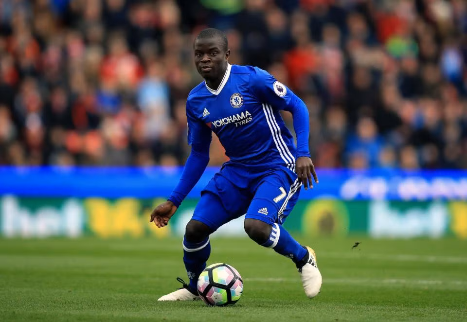 Chelsea nhận tin vui từ Kante: Tiền vệ của Chelsea N’Golo Kante đã quay trở lại tập luyện trước khi đội bóng của Anh đối mặt với AS Roma tại Champions League vào rạng sáng ngày 1/11 (giờ Việt Nam).