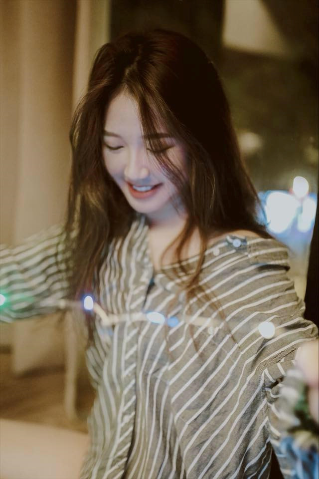 Đang là thực tập sinh của một công ty giải trí và chưa ra mắt nên Huyền My chưa được nhiều người biết đến. Nhưng với gương mặt gây ấn tượng tốt cô bạn này đã được mời tham gia MV Hongkong1.