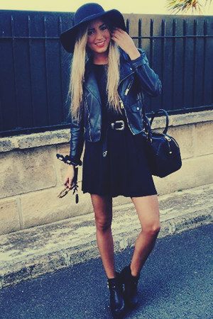 Theo tìm hiểu của cánh thạo tin, Marina Muntaner sinh năm 1996 trên hòn đảo Mallorca xinh đẹp. Hiện cô nàng này đang là sinh viên tại một trường đại học trên lãnh thổ Tây Ban Nha.