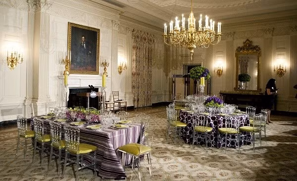 Nhà Trắng có 2 phòng ăn, một cho gia đình tổng thống và một là nơi tổ chức tiệc tiếp đón các nhà lãnh đạo thế giới.