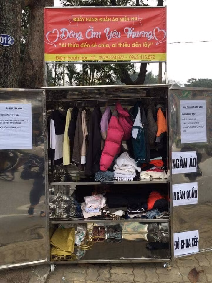 Kể từ khi được khởi xướng, tủ quần áo từ thiện cho người nghèo nhanh chóng được lan ra các tỉnh thành phố trên cả nước. Rất nhiều những tấm lòng hảo tâm đã chung tay mang những đồ quần áo mình không dùng đến nữa để chia sẻ với những mảnh đời khó khăn.