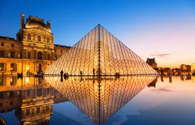 Bảo tàng Lourve (Pháp) là địa danh xếp thứ 9 trong bản danh sách của Facebook.