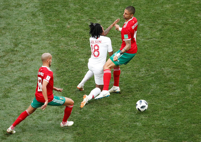 Trận đấu trôi về những phút cuối, Bồ Đào Nha phải liên tục những đòn tấn công của Marocco. Họ liên tục đưa ra những cú dứt điểm nhưng lần lượt bị thủ môn Rui Patricio và trung vệ Pepe từ chối.