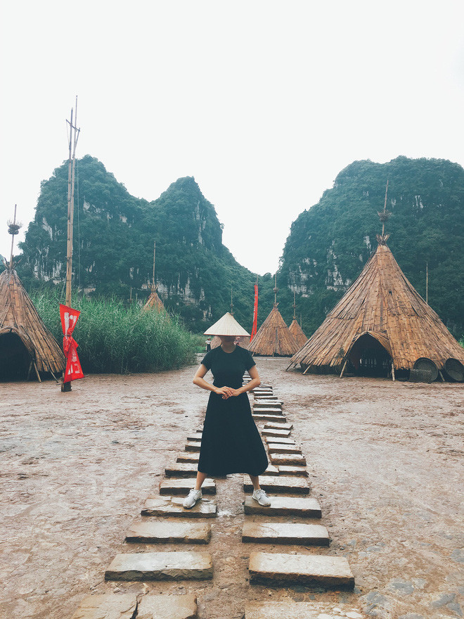 Hồng Ngọc khẳng định, những bức ảnh của mình không có ý định tạo nên xu hướng mà chỉ đơn giản bất chợt nảy lên ý tưởng này nhưng bộ ảnh thanh xuân check-in cùng nón lá nhưng nó đã trở thành cảm hứng của không ít bạn trẻ.