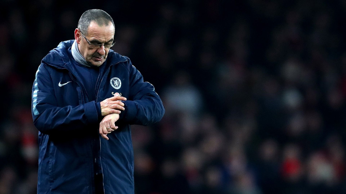 Theo tờ Metro, huyền thoại Chelsea, Gianfranco Zola sẽ được bổ nhiệm thay HLV Maurizio Sarri trong vai trò tạm quyền đến hết mùa nếu nhà cầm quân Italia bị The Blues sa thải. Nhiều nguồn tin khẳng định, ông Sarri sẽ bị đuổi việc ngay trong tháng 2 này. Zola hiện là trợ lý của HLV Sarri ở Chelsea.
