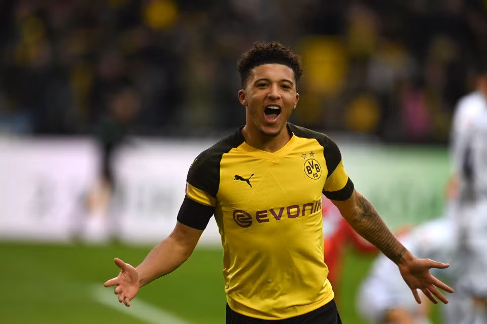 Chuyển nhượng bóng đá từ London, MU đang muốn ký hợp đồng với Jadon Sancho từ Borussia Dortmund, theo các nhà cái tại Châu Âu tỷ lệ thành công của thương vụ này là khá cao.