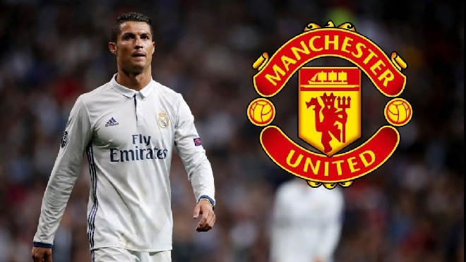 MU sẵn sàng trả lương 15,8 triệu euro/năm cho Ronaldo và có thể trao cả chiếc áo số 7 mà Sanchez đang mặc.