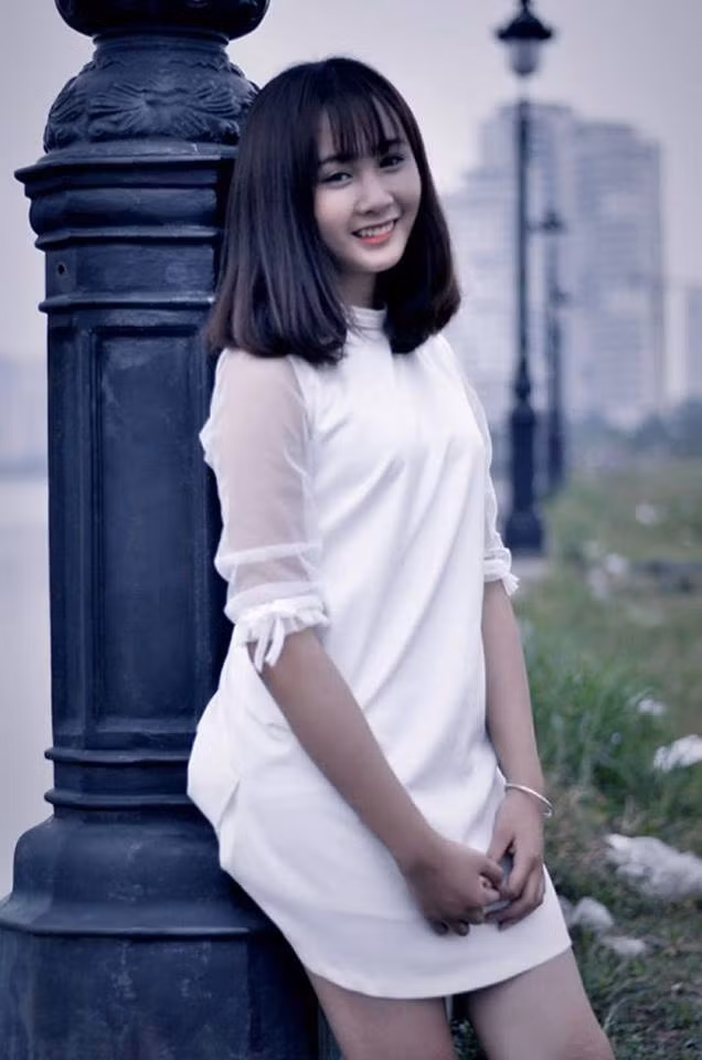 Theo nhiều cư dân mạng, chính vẻ đẹp của Hạ Thảo đã đập tan mọi suy nghĩ trước đây cho rằng các trường Đại học kĩ thuật đều rất "hạn hán" gái xinh.