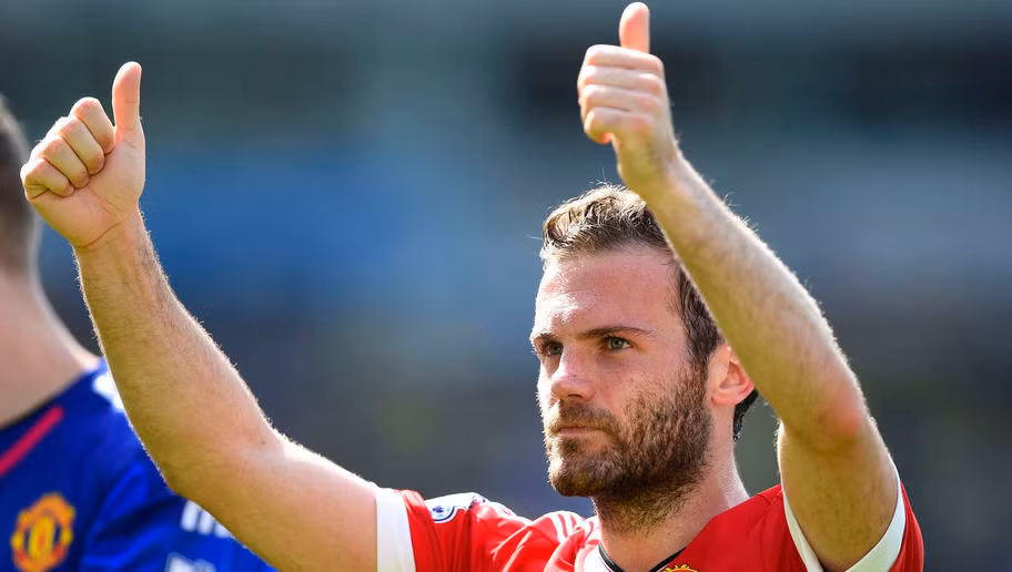 Mourinho và Mata như nước với lửa, họ từng làm việc với nhau tại Chelsea. Chính sự độc đoán của "người đặc biệt" đã khiến Mata phải ra đi và lần này họ lại tái hợp nhau ở Manchester United.