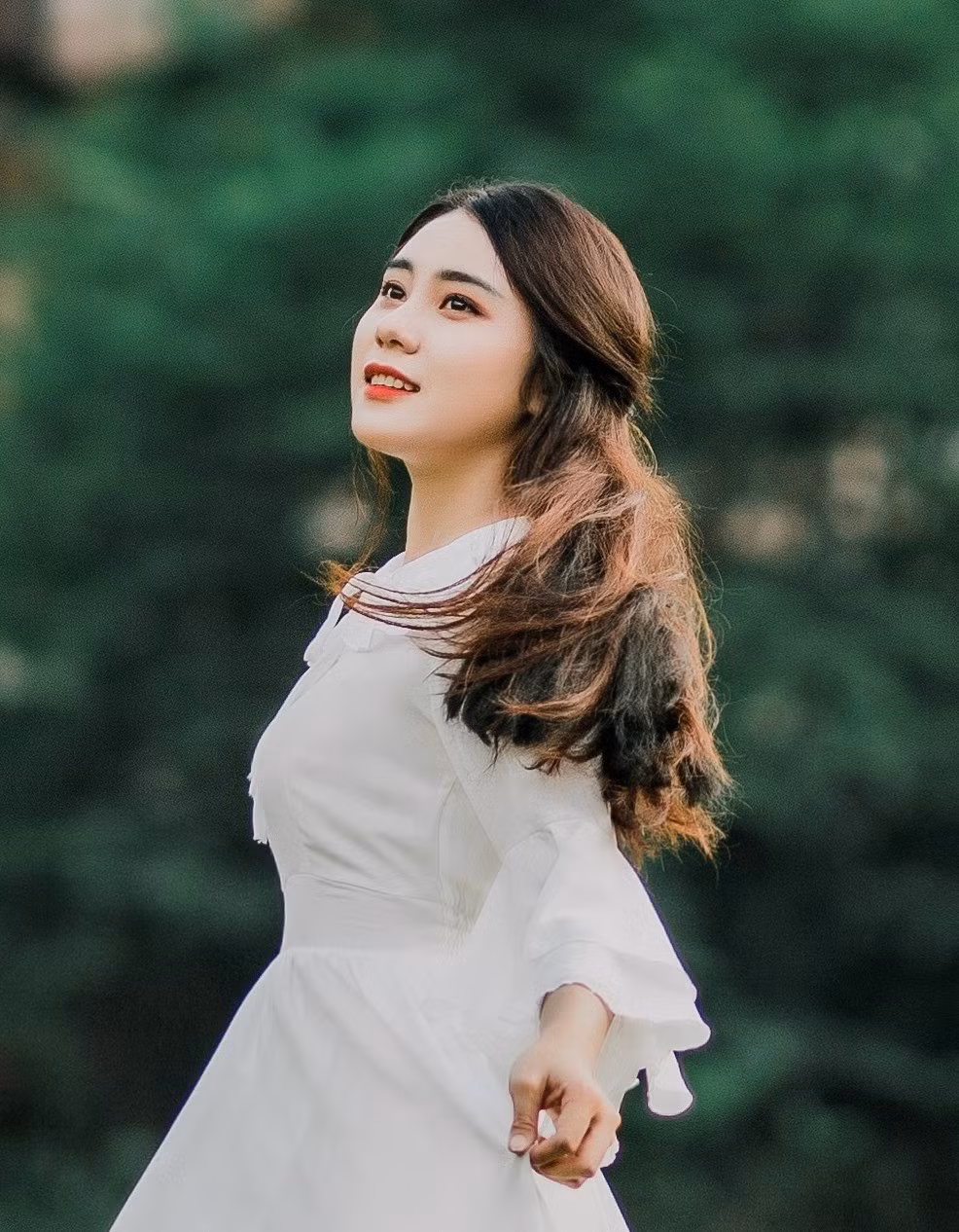 Việc Yến Mỹ không được lựa chọn đã giúp các chàng trai độc thân lại khác, ai cũng khấp khởi hi vọng mình sẽ có cơ hội tiếp cận, làm quen cô chủ shop xinh đẹp.