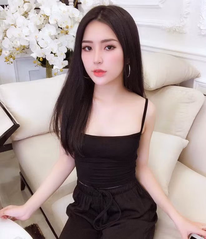 Nhờ nhan sắc ngọt ngào, nụ cười rạng rỡ mà chỉ trong một thời gian ngắn sau khi đăng tải, clip của cô gái trên đã nhận được hơn hàng trăm ngàn lượt view cùng nhiều lượt like, bình luận.