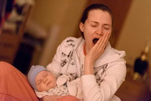 10 cach doi pho voi nhung trieu chung met moi, thieu ngu sau sinh