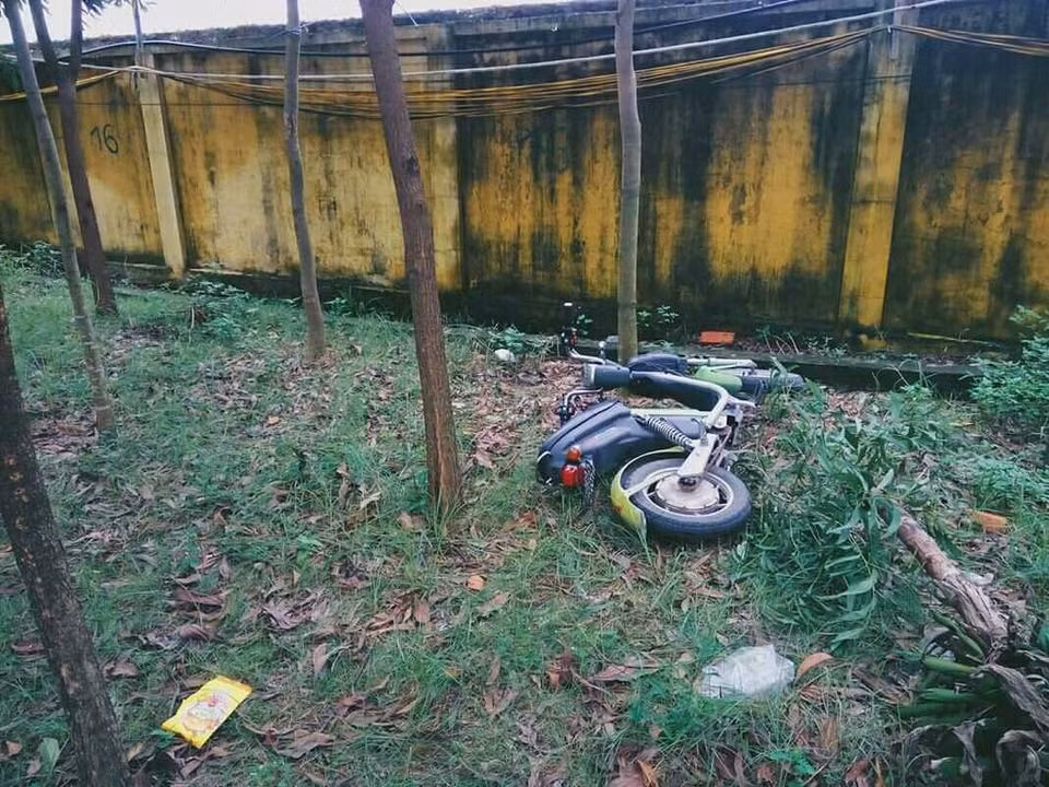 Chắc hẳn khi đi học, không ít lần các bạn đã phải toát mồ hôi hột khi ra bãi xe của trường mà không thấy hình dáng thân quen của chiếc "siêu xe" của mình.