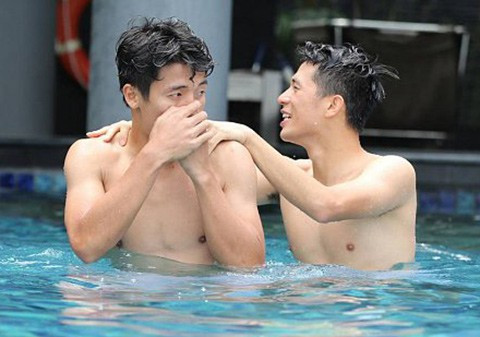 Cặp trung vệ U23 Việt Nam càng lúc càng "lầy" hơn khi công khai gọi nhau là "bồ", dù biết chỉ là đùa vui nhưng các fans nữ cũng sốt hết cả ruột.