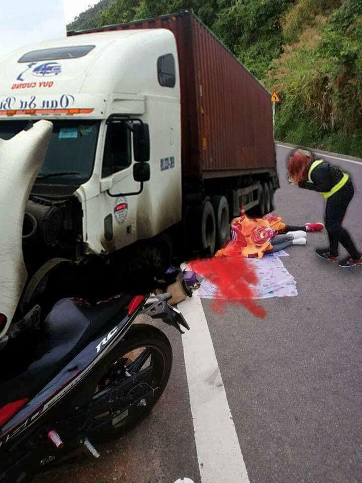 Phải nói thêm rằng chính những hình ảnh như trên càng khiến nhiều người mất cảm tình với các "phượt thủ".