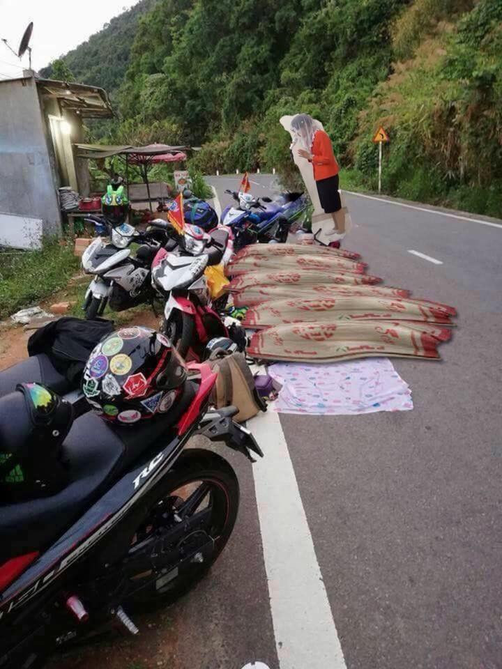 Từ những hình ảnh chướng tai gai mắt trên, nhiều người đưa ra lời khuyên cho các dân phượt rằng, đi phượt chủ yếu để khám phá và luôn đặt sự an toàn cho bản thân và những người xung quanh lên hàng đầu chứ đừng thách thức với "thần chết".