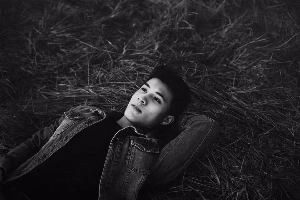 Chia sẻ với bạn bè cũng như báo chí về cơ duyên đến với nghề xăm nghệ thuật, Chunhack chia sẻ rằng ngay từ bé, anh đã rất thích vẽ, đến khi qua Nga thì càng máu xăm hình lại càng được thúc đẩy như cá gặp nước vì bên đây mọi người rất cởi mở với hình xăm. Cũng chính bởi được tiếp xúc với hình xăm nhiều nên cơ duyên đến với nghề xăm của anh bạn 9X này trở nên rõ ràng hơn rất nhiều.