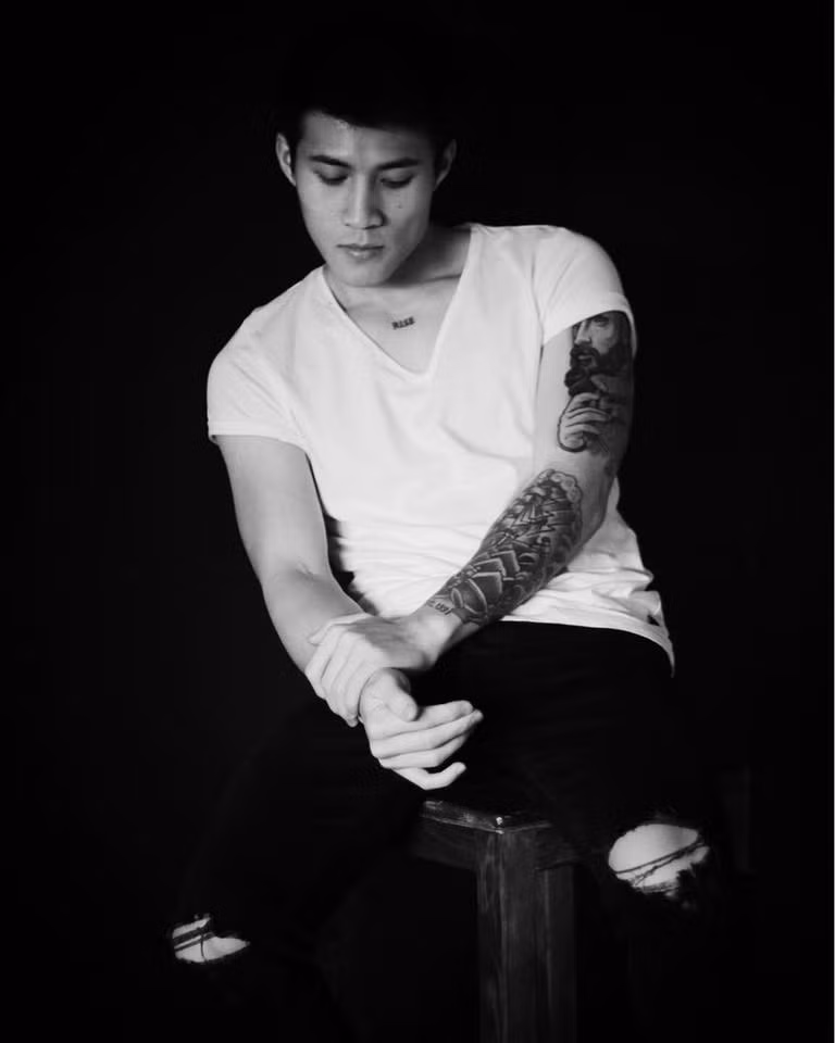 Chỉ sau hơn nửa năm chính thức làm nghề và mở studio riêng tại Sài Gòn, trang Instagram của anh chàng đã có gần 14 ngàn lượt yêu thích. Không chỉ các bạn trẻ mà ngay cả nhiều người nổi tiếng cũng là khách hàng của Chunhack.