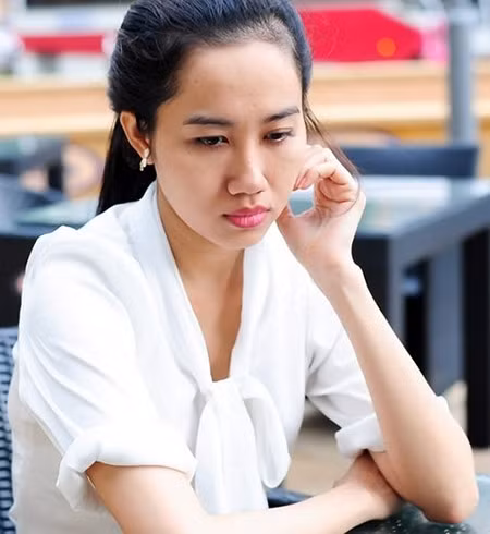 Mang danh hoa hậu, hot girl nhưng ít ai ngờ rằng vào thời điểm đăng quang được 3 năm, Mỹ Xuân lại là cả gan cầm đầu một đường dây phạm tội bán dâm có hoạt động táo tợn như vậy. Mỹ Xuân vốn quê ở Hậu Giang, có gia cảnh đặc biệt khi bố mẹ bỏ nhau từ khi cô còn nhỏ.