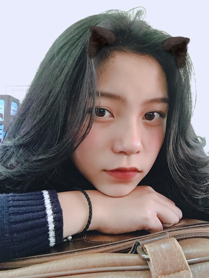 Cô gái Đà Lạt xinh đẹp được nhắc tới đó là Hoàng Diệu Thảo Liên (SN 2001), có nickname trên Tik Tok là breadb_.