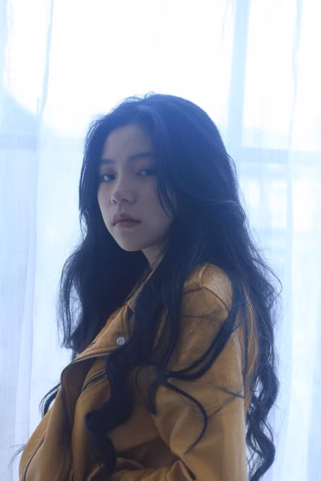 Ánh mắt sắc lẹm, có hồn đã khiến thần thái của Thảo Liên được nhiều người chú ý.