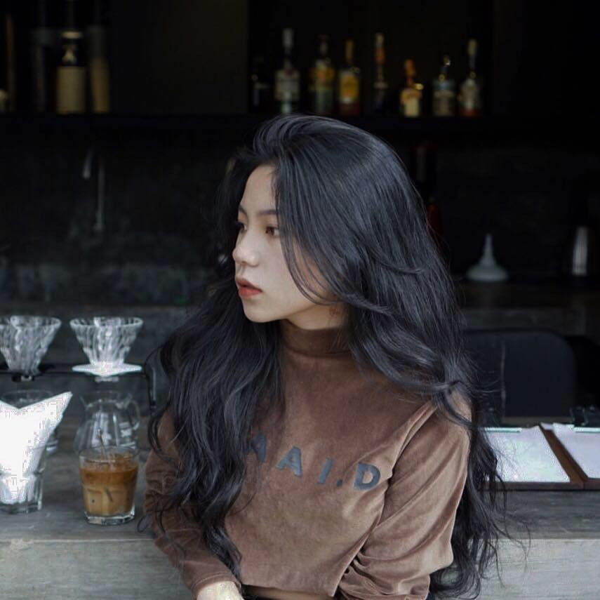 Điểm khiến nhiều người ấn tượng nhiều nhất về Thảo Liên đó chính là thần thái của cô. Điều này đã là thứ khiến người ta không thể rời mắt nổi: Có chút lạnh, có chút quyến rũ và cũng có nét gì đó rất dễ thương.