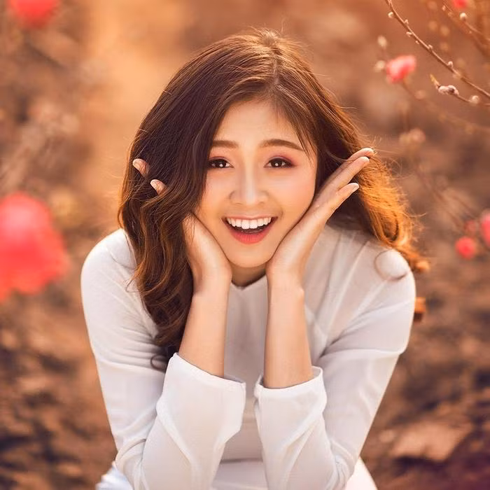 Không chỉ xinh đẹp, Bảo Ngọc còn sở hữu thành tích học tập nổi bật khi nhiều năm liền luôn là học sinh giỏi xuất sắc với điểm tổng kết đạt trên 9,0. Không chỉ xinh đẹp, Bảo Ngọc còn sở hữu thành tích học tập nổi bật khi nhiều năm liền luôn là học sinh giỏi xuất sắc với điểm tổng kết đạt trên 9,0.