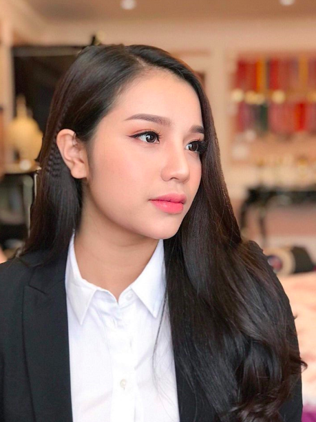 Vốn bận rộn với việc tập luyện và thi đấu nên Tiến Dũng trước giờ rất ít khi bình luận qua lại với ai trên mạng xã hội trừ người thân và các đồng đội. Vậy nên khi cầu thủ Olympic Việt Nam này liên tục gọi cô bạn kia bằng những danh xưng ngọt ngào như "Giám đốc", "Boss" hoặc hát vu vơ "Nhà em có bán rượu không mà uống rượu nhà em anh say quá"... đã khiến nhiều fan chắc mẩm rằng đây chính là bạn gái của anh.