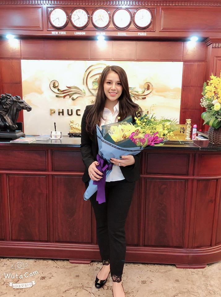 Cùng ngắm nhìn nhan sắc khiến dân mạng dậy sóng của người yêu tin đồn trung vệ thép của Olympic Việt Nam - Bùi Tiến Dũng.