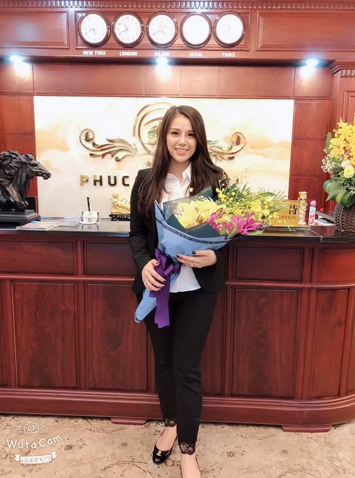 Cùng ngắm nhìn nhan sắc khiến dân mạng dậy sóng của người yêu tin đồn trung vệ thép của Olympic Việt Nam - Bùi Tiến Dũng.