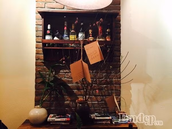 Hoạt động từ những tháng cuối năm 2015, quán cafe đặc biệt đã thu hút sự quan tâm và yêu thích của nhiều bạn trẻ bởi không gian đẹp, thoáng.