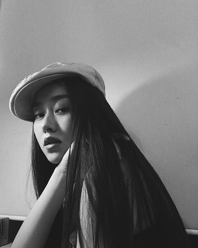 Nói về công việc làm mẫu, Tường San chia sẻ: "Do may mắn có mẹ là một nhà thiết kế và chị gái cũng đang theo học ngành thời trang nên mình được tiếp xúc với những buổi photoshoot, được xem mọi người làm việc từ khá sớm."