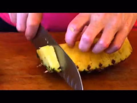 Nhiều dân mạng cũng lấy một số ví dụ cho rằng trước khi lấy vợ các cánh mày râu cũng nên biết về bếp núc. Bởi nếu để ý, ở một số gia đình ở quê các "ông con rể" tương lai rất hay bị bố mẹ vợ giao cho việc chặt gà. Đơn giản những ông bố, bà mẹ nhìn vào điều đó để biết được rằng con gái mình sẽ sướng hay khổ khi lấy người đàn ông đó. Vì biết làm những việc đơn giản thì con gái họ sẽ nhàn hạ hơn rất nhiều.