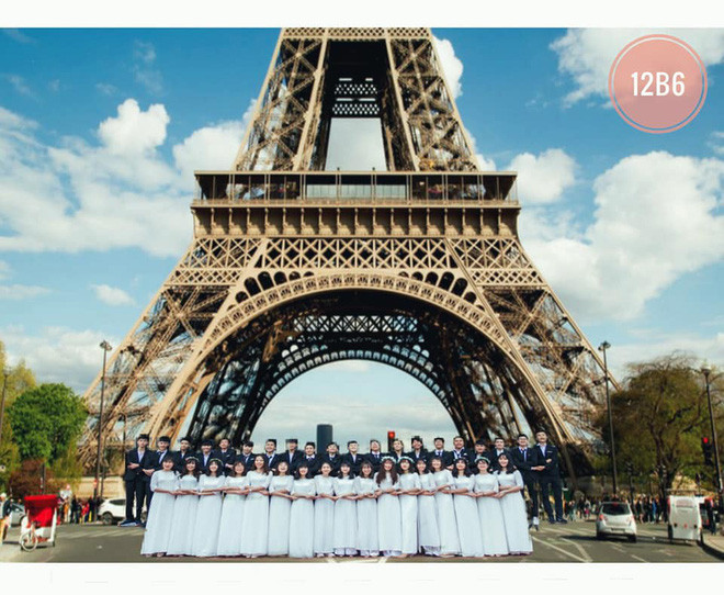 Cụ thể, một thành viên trong lớp đã hiện thực hóa ước mơ bên nhau ở khắp nơi bằng cách dùng cách thức photoshop để ghép ảnh.