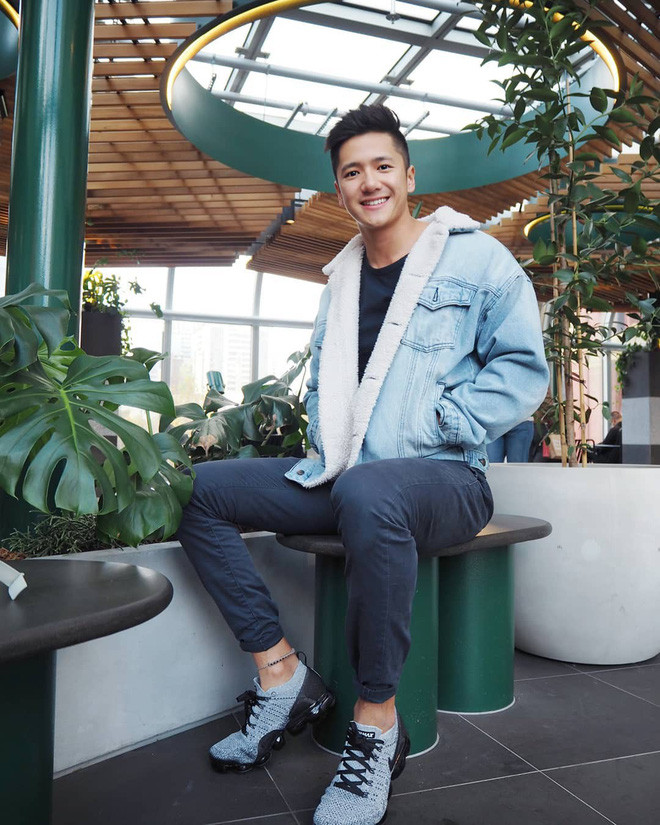 Tuy không phải người nổi tiếng nhưng trang cá nhân của thầy giáo điển trai cũng thu hút hơn 61 nghìn lượt theo dõi. Có thể thấy độ hót của thầy giáo điển trai này cũng không hề nhỏ.