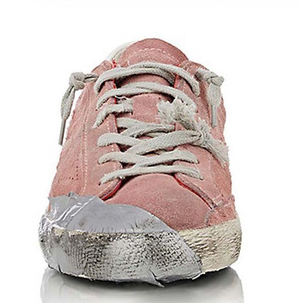 Cận cảnh đôi giày không thể nát hơn của hãng.